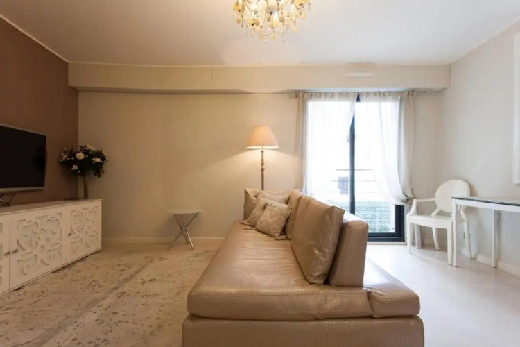Carlton Riviera