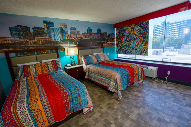 Philly Inn & Suites Hotel