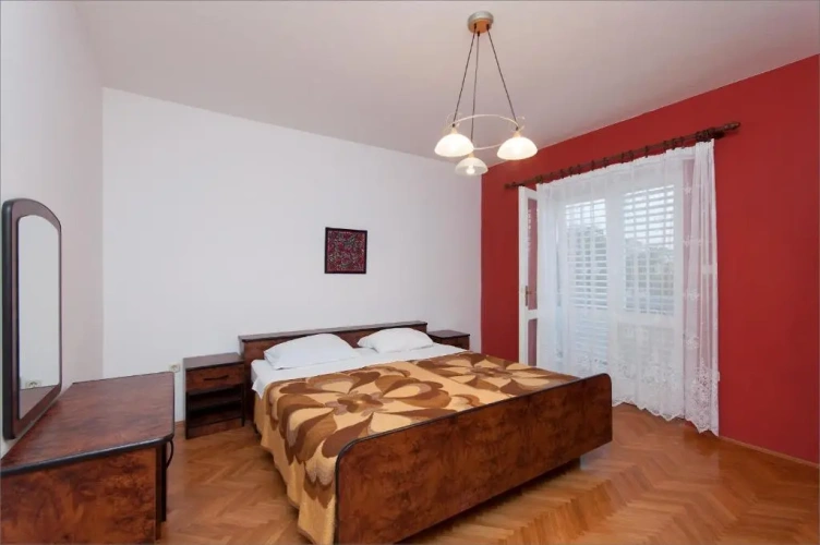 3 Bedrooms Apartment