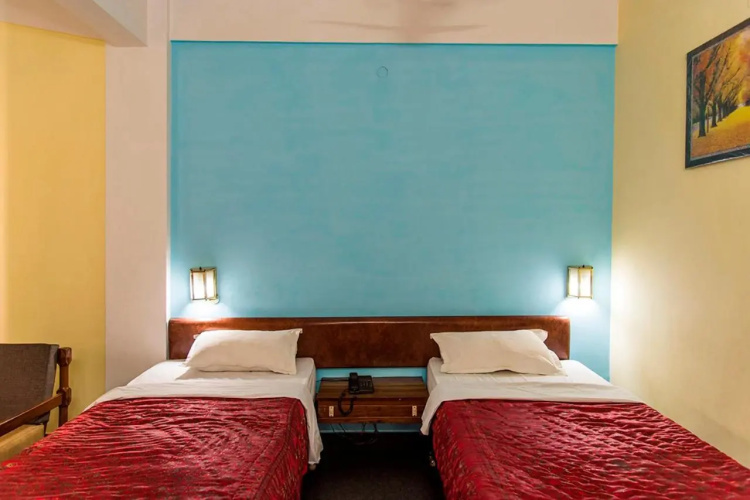 Gautam Hotel