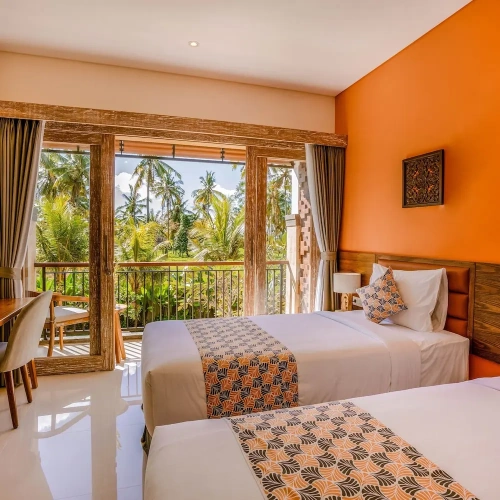Deluxe room with pool view