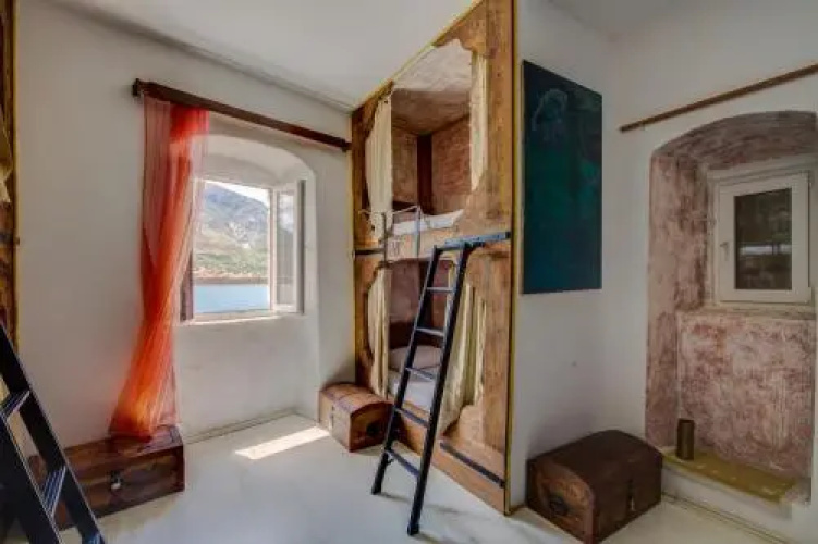Stranger Tides Hostel