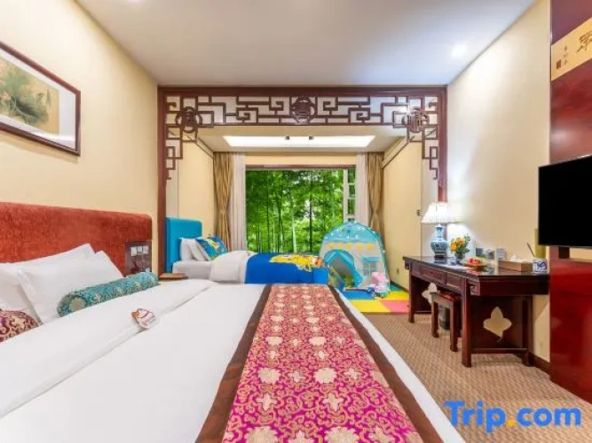 Twin Family Suite