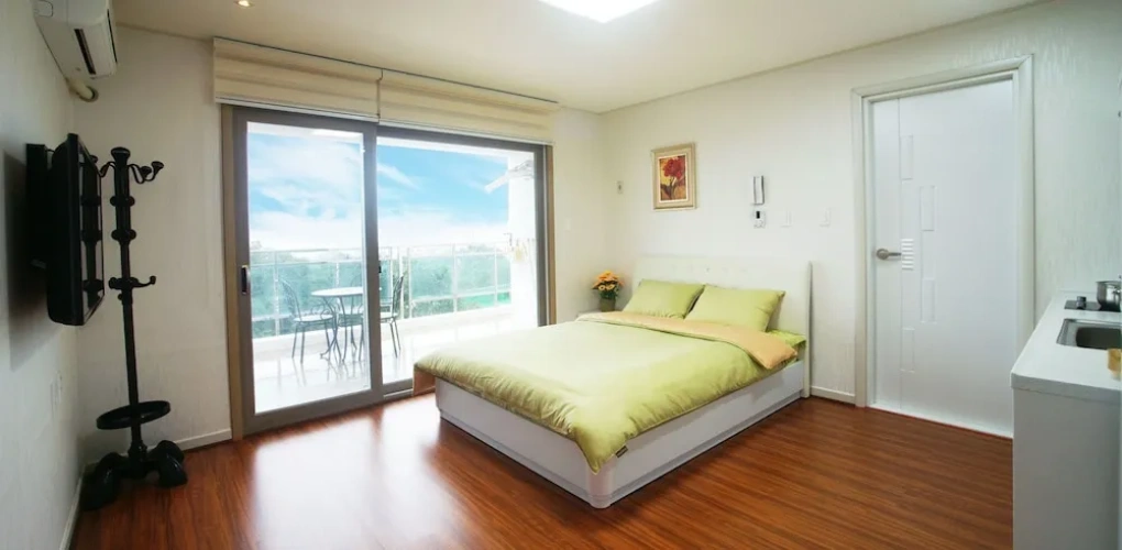 Premier room