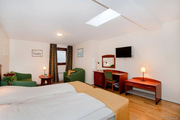 Chesterfield Hotel
