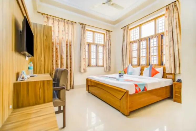 Hotel Gomti Residency