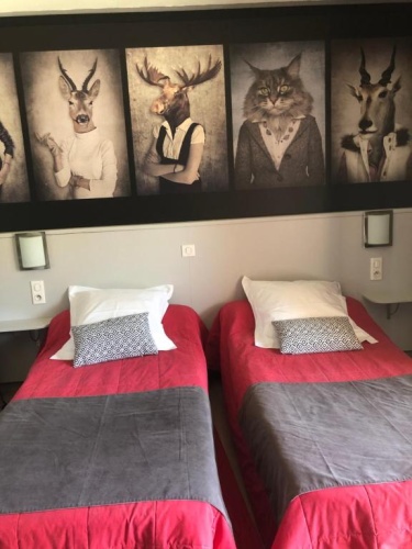 Standard Twin room with garden view
