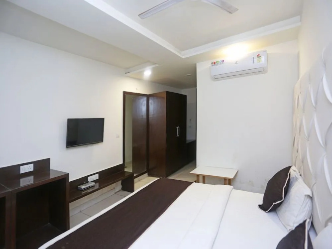 OYO 18422 Central Grand