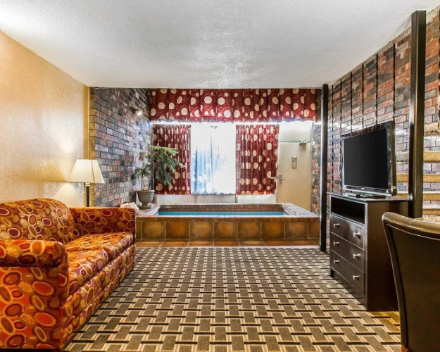 Quality Inn Ada