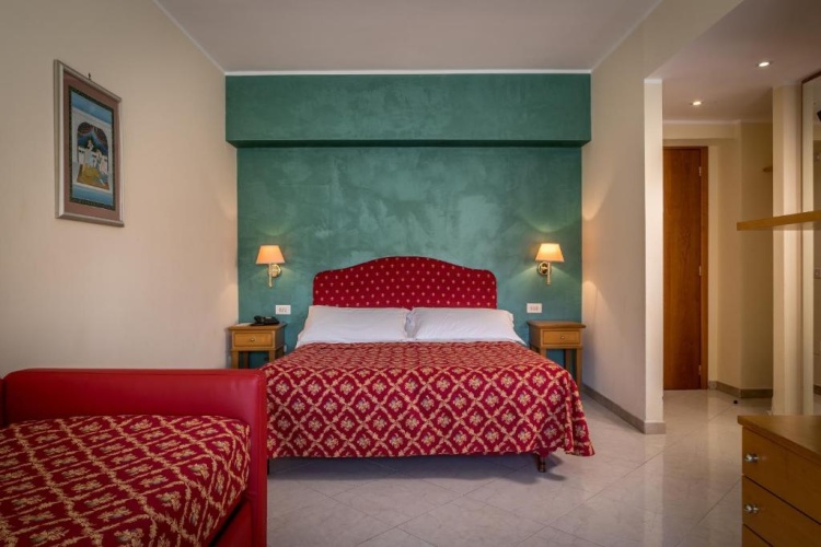 Triple room