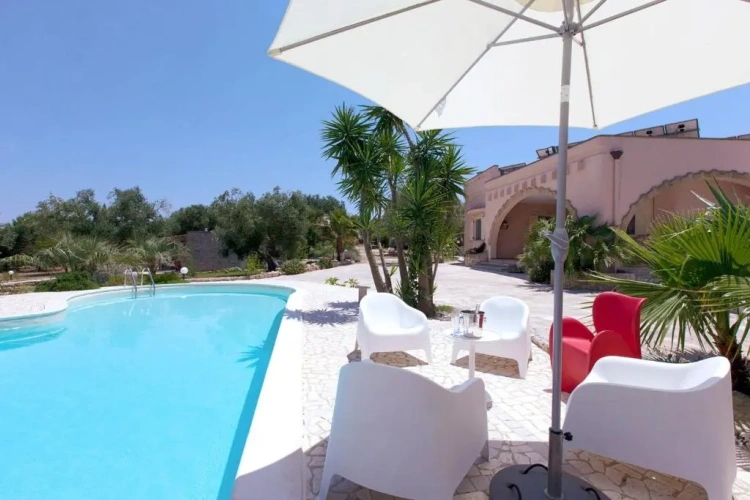 3 Bedrooms Villa