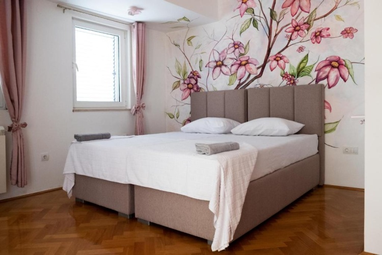 3 Bedrooms Apartment