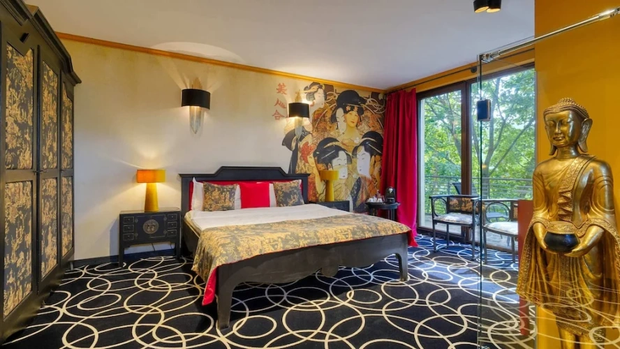Luxury Double Suite with balcony and with garden view
