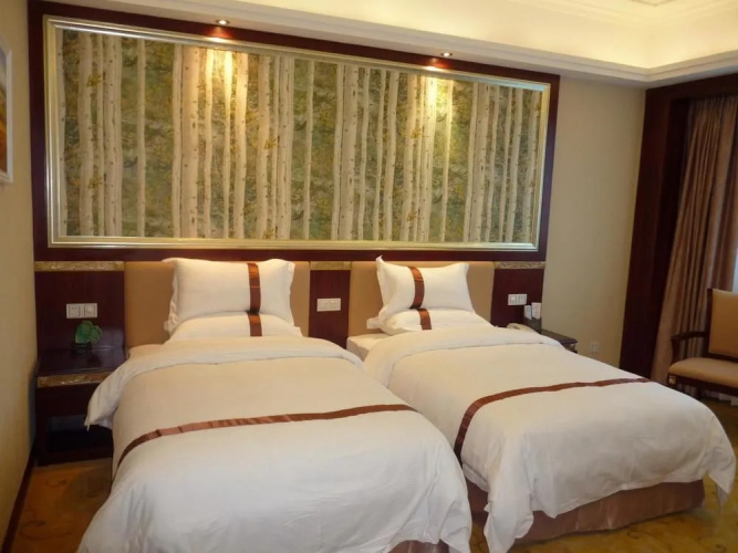 Longzhu Hotel