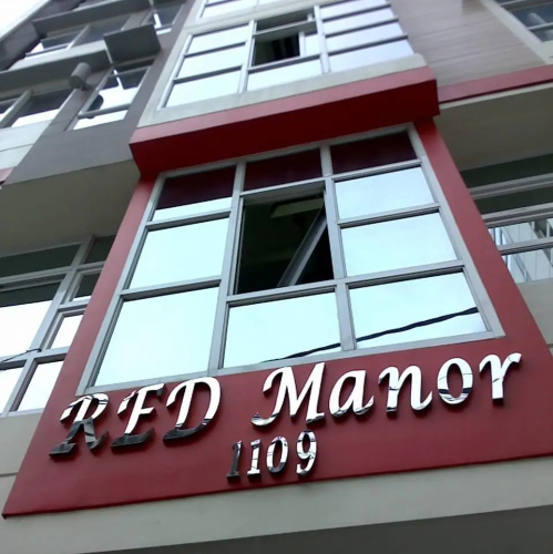 1109 Red Manor