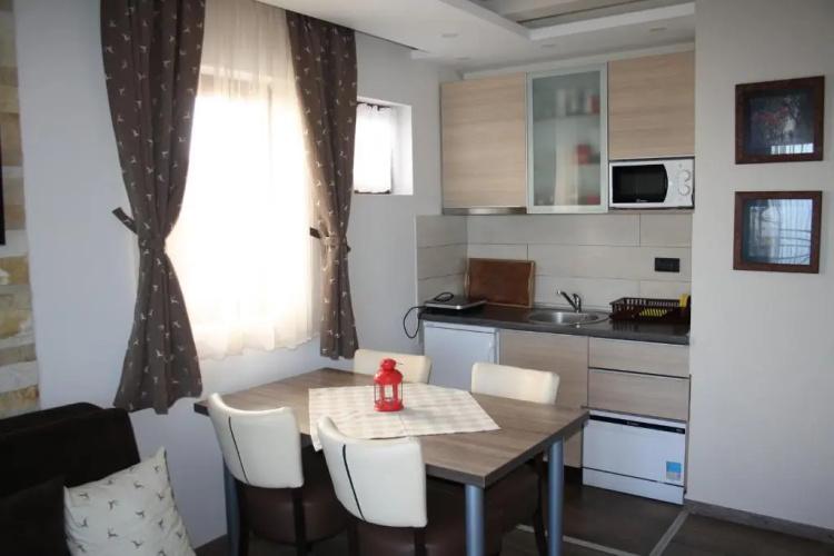 Apartment G6