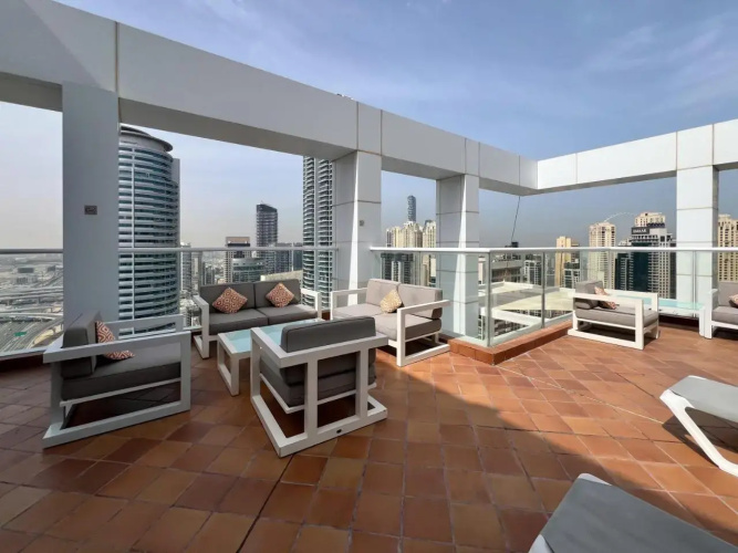 Frank Porter - Marina Residence Tower B