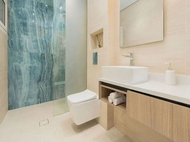 Apartment Luxurious Design in Almughrizat