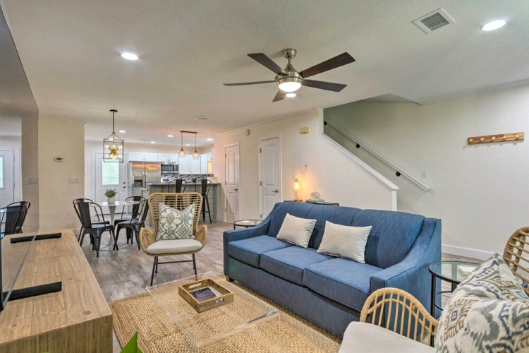 2 Bedrooms Apartment