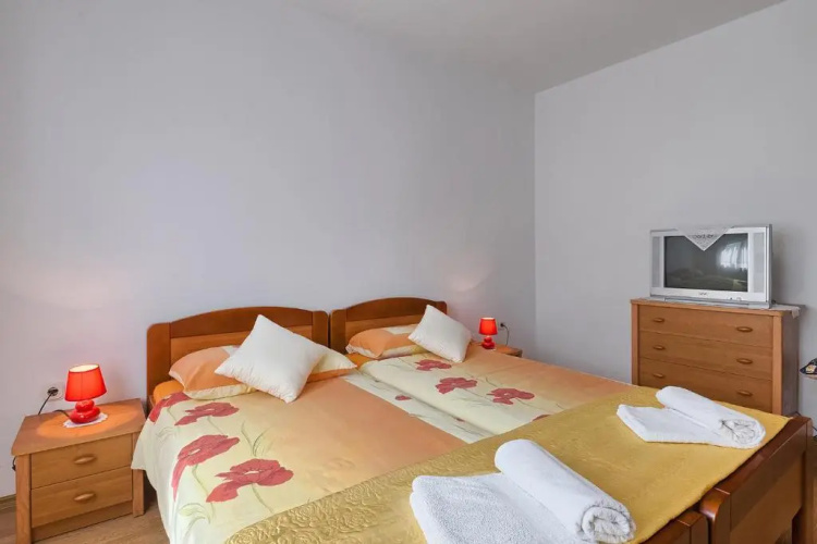 Apartman D&D, Dvorine 63