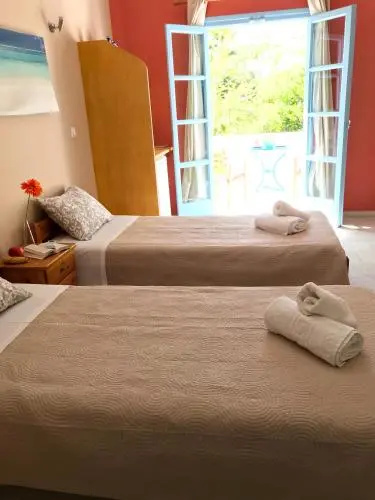 Giannakis Rooms