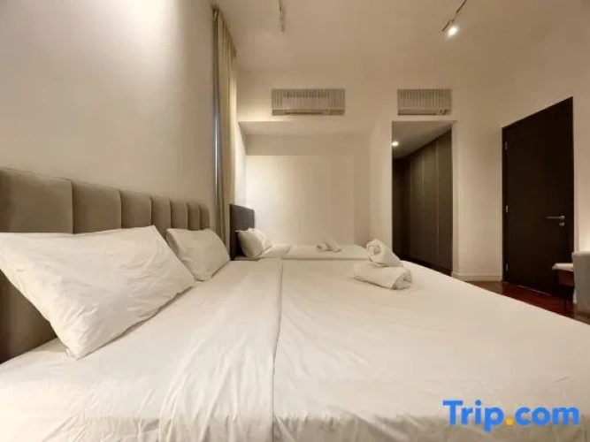 3 Bedrooms Premier Suite with balcony