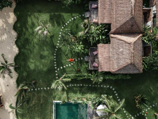 Deluxe Bungalow beachfront
