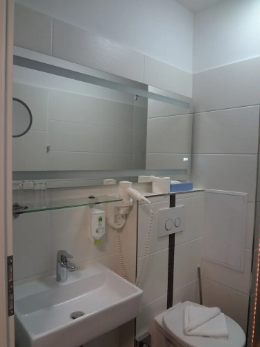1 Bedroom Comfort room