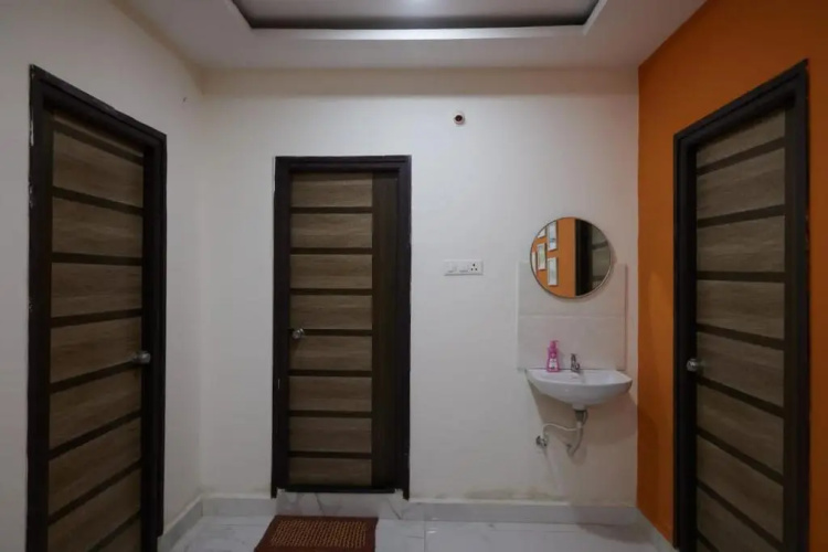 Chill place : 3 BHK with AC bedrooms and functional kitchen