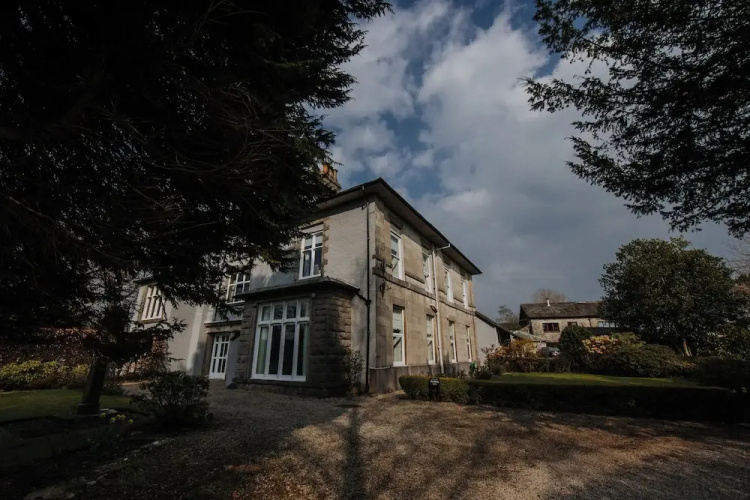 The Pheasant Lodge