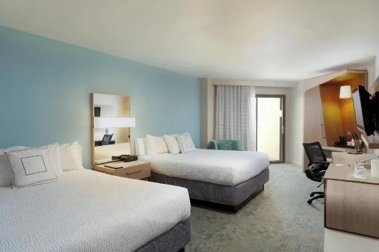 Standard Quadruple room with balcony and oceanfront