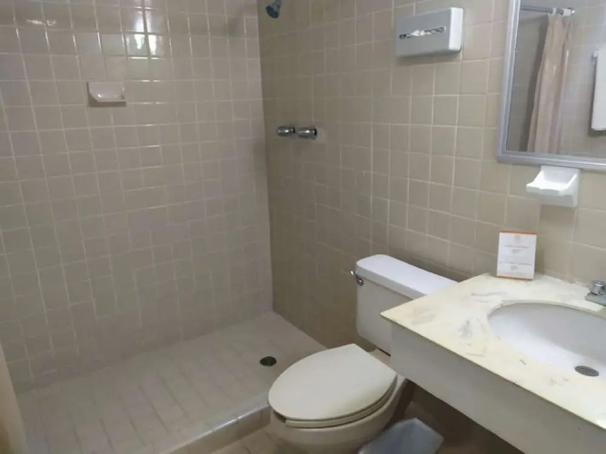El Camino Hotel & Suites