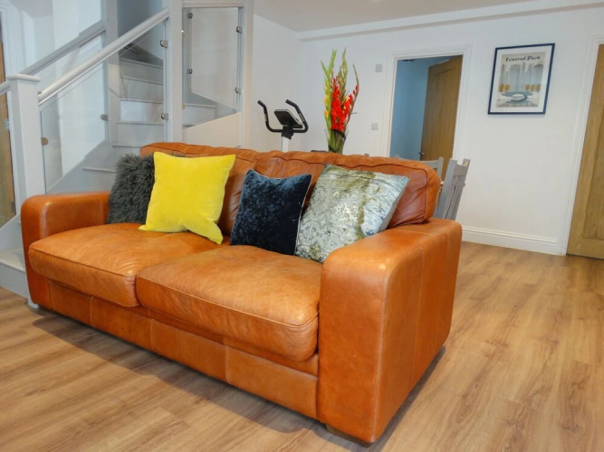 Spacious Apartment in Winchester