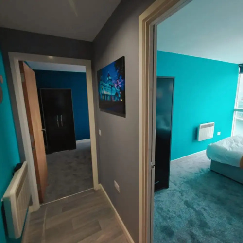 2BR Stunning City Centre Apt