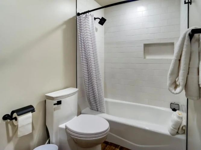 3 Bedrooms Apartment