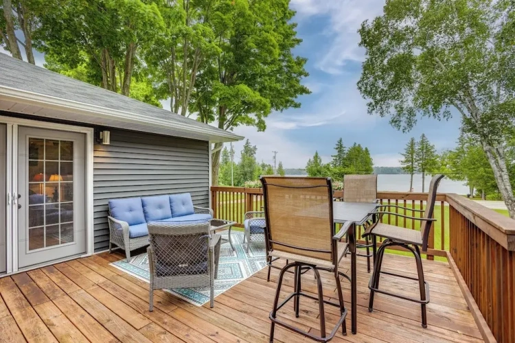 3 Bedrooms Cottage