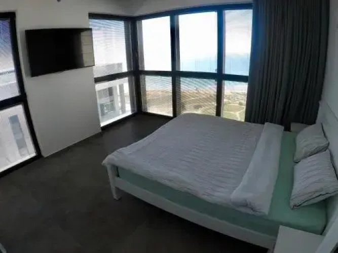 35th floor on the sea