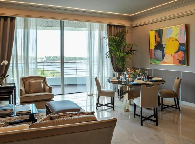 Home Deluxe Suite with sea view