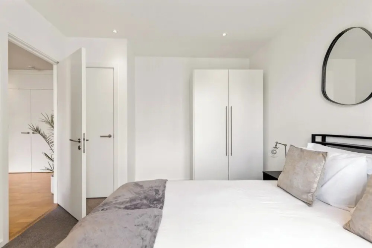 2 Bed-sleeps 4-balcony-family Friendly