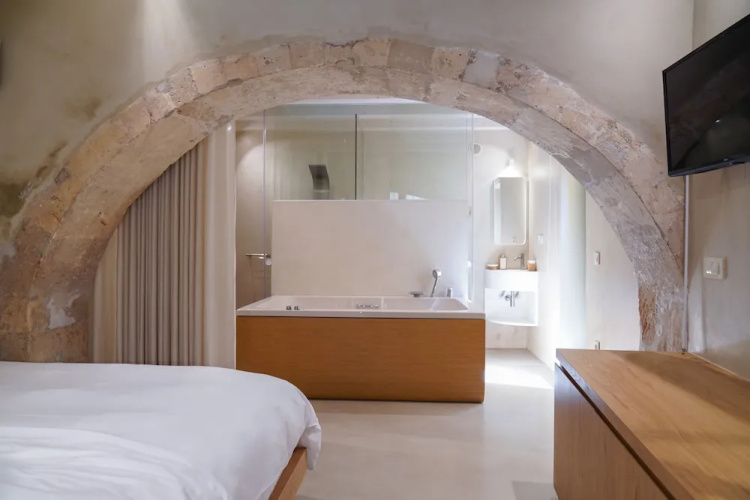 Mystiko with Hot Tub - Chania Old Town
