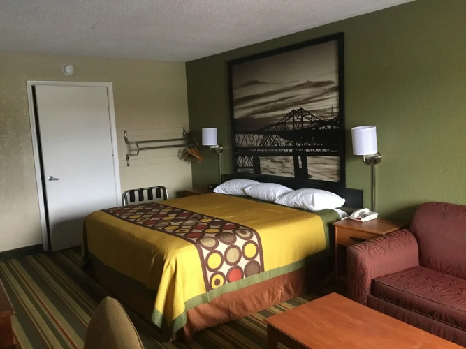 Super 8 Meridian