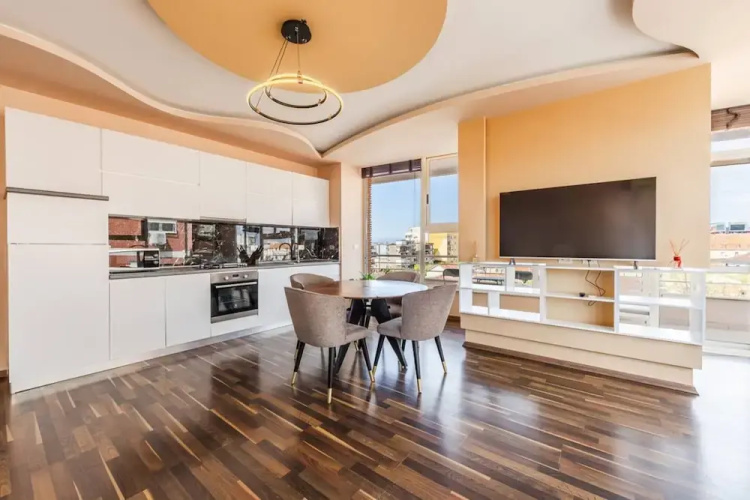 Spacious City-view Apartment Overlooking Shkod r