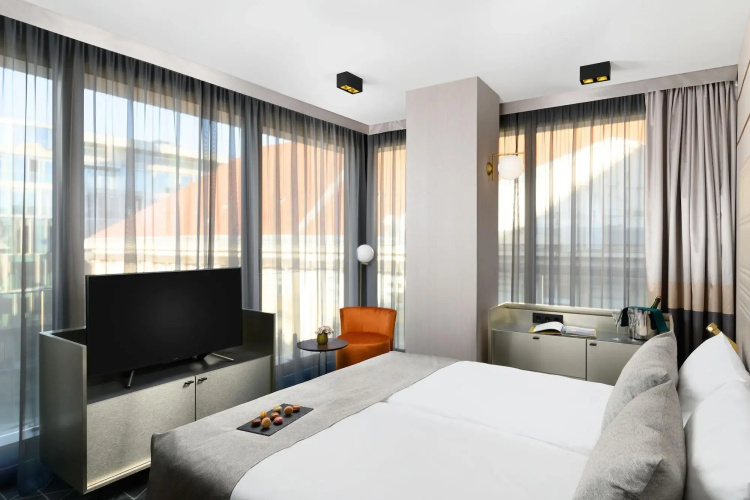 Emerald Hotel