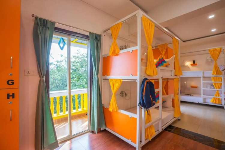 goSTOPS Goa, Vagator PLUS