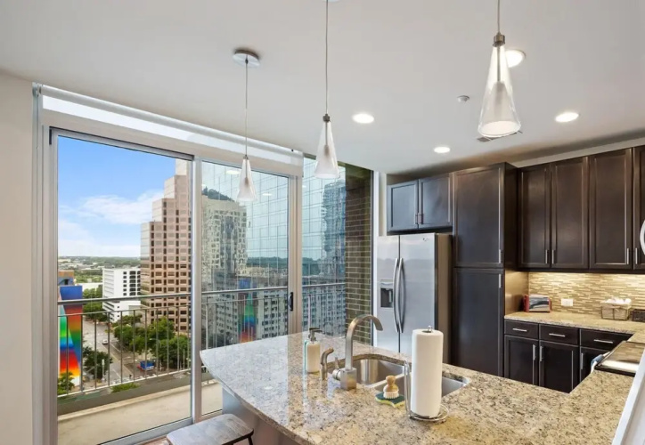 Austin Classy 1BD 1BA Apartment
