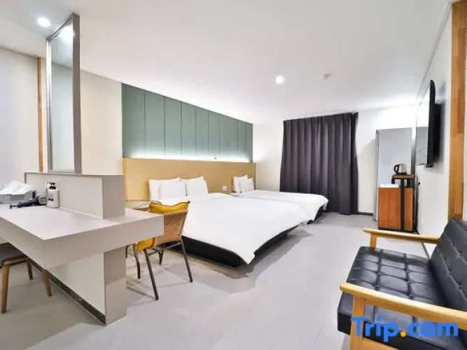 Standard Twin Family room