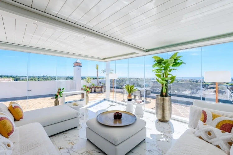 2 Bedrooms Apartment with balcony and with sea view