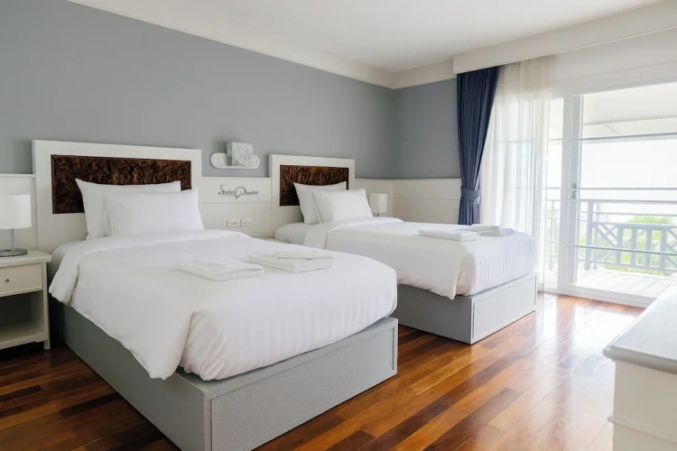 Superior Twin room with river view