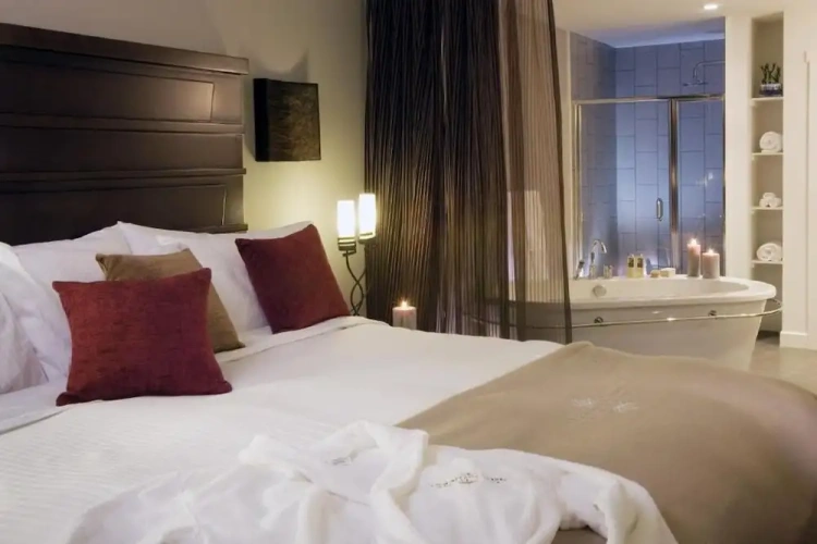 1 Bedroom Double Suite with balcony