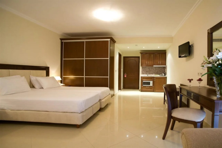 Royal Nidri Hotel & Apartments